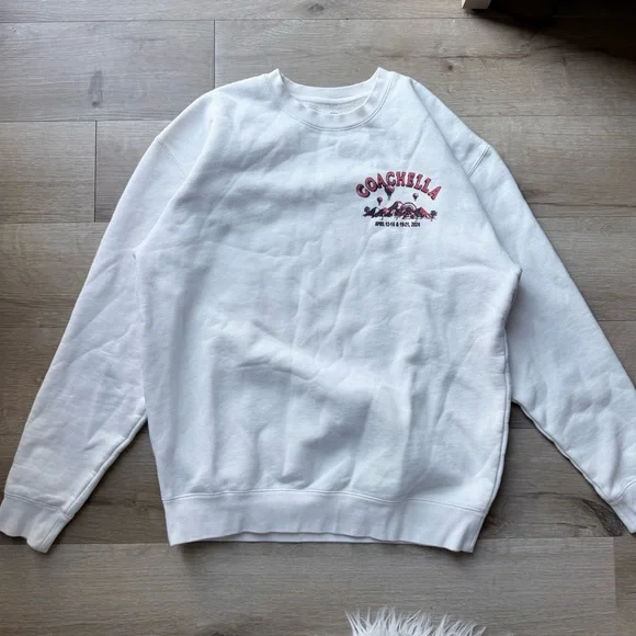 Coachella 2024 Pullover Crewneck Sweatshirt Official Gear Cream Size Medium - Picture 3 of 11